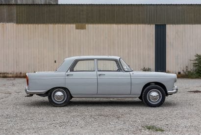 1962 Peugeot 404
• Carte grise française
•...