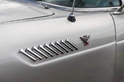 1955 Ford Thunderbird
•	Numéro de série P5FH2344790
•	Carte...