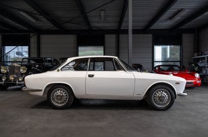 1967 Alfa Romeo Giulia Sprint GT Veloce
Sans...