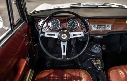 1967 Alfa Romeo Giulia Sprint GT Veloce
Sans...