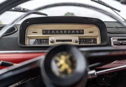 1962 Peugeot 404
• Carte grise française
•...