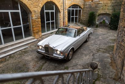 1976 ROLLS-ROYCE CORNICHE
•	Carte Grise :...