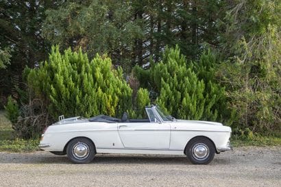 1963 PEUGEOT 404 CABRIOLET
SANS RESERVE
•	Carte...
