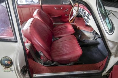1963 PORSCHE 356B
SANS RESERVE
Carte grise...