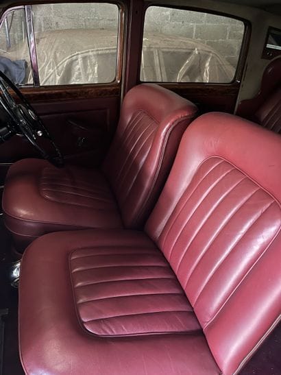 1954 BENTLEY R TYPE 
SANS RESERVE
• Document...