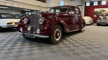 1954 BENTLEY R TYPE
SANS RESERVE
•	Carte...
