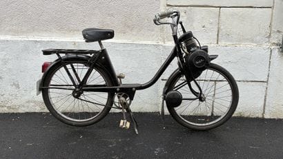 1962 SOLEX S 2200
N° 2304728
Carte grise...