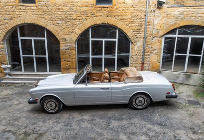 1976 ROLLS-ROYCE CORNICHE
•	Carte Grise :...