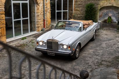 1976 ROLLS-ROYCE CORNICHE
•	Carte Grise :...