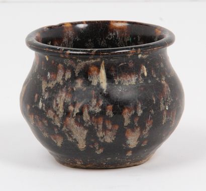 CHINA, JIZHOU FURNACE STYLE, 14th CENTURY
Small...