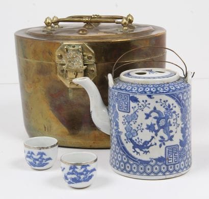 CHINA, FIRST HALF OF THE 20th CENTURY
Tea...