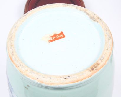 CHINA, END OF THE 19th CENTURY
Two porcelain...