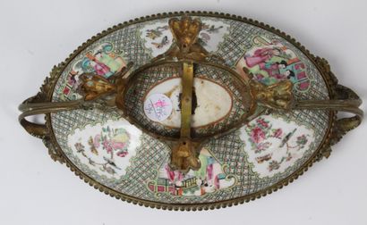 CHINA, CANTON, END OF THE 19th CENTURY
Porcelain...