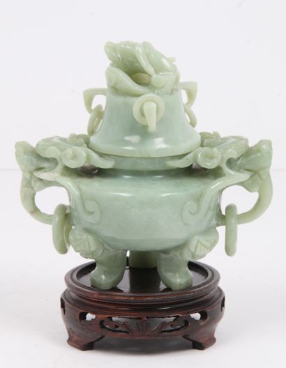 CHINA, 20th CENTURY
Serpentine-covered tripod...