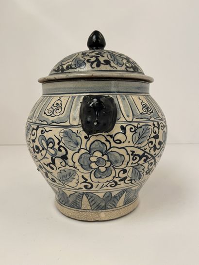 VIETNAM, 20th CENTURY
Covered stoneware jar...