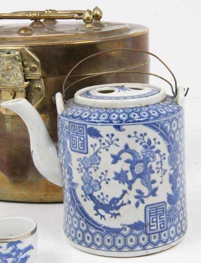 CHINA, FIRST HALF OF THE 20th CENTURY
Tea...