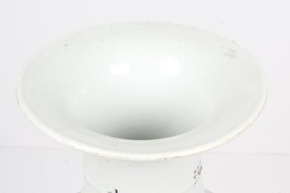 CHINA, MINGUO PERIOD, 20th CENTURY
Porcelain...