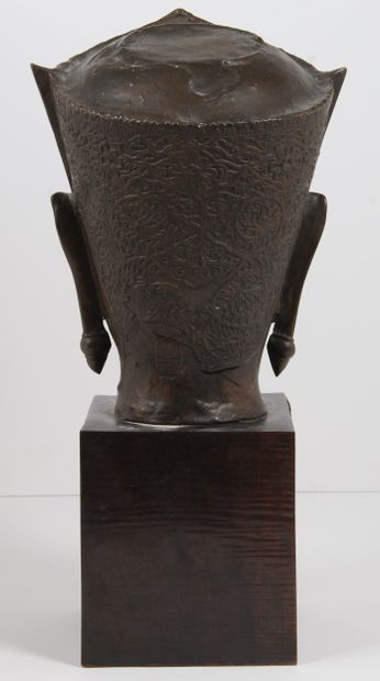 VIETNAM, CIRCA 1920-1930
Bronze Buddha head...