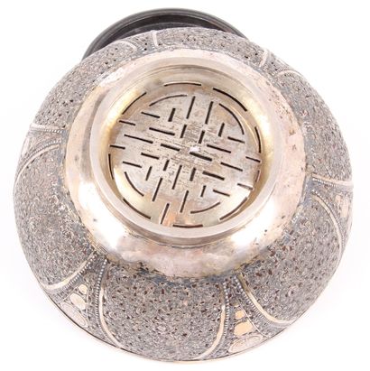 VIETNAM, EARLY 20th CENTURY
Openwork silver-plated...