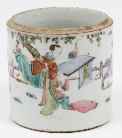 CHINA, LATE 19th CENTURY
Set of two porcelains...