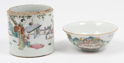 CHINA, LATE 19th CENTURY
Set of two porcelains...