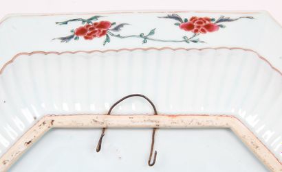 CHINA, INDIA COMPANY, 18th CENTURY
Elongated...
