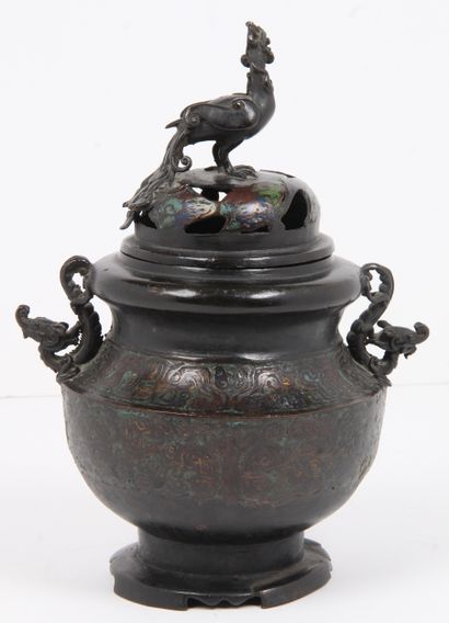 JAPAN, EARLY 20th CENTURY
Paraffin burner...