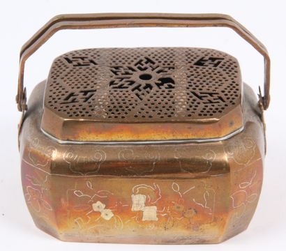 VIETNAM, EARLY 20th CENTURY
Small cut-edge...