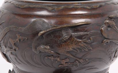 JAPAN, TAISHO PERIOD, EARLY 20th CENTURY
Tripod...