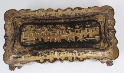 CHINA, CANTON, END OF THE 19th CENTURY
Multi-lobed...