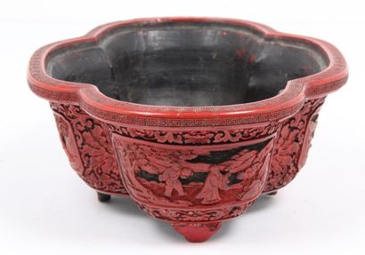CHINA, END OF THE 19th CENTURY
Small four-lobed...