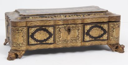 CHINA, CANTON, END OF THE 19th CENTURY
Multi-lobed...