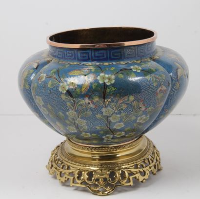 CHINA, END OF THE 19th CENTURY
Large four-lobed...