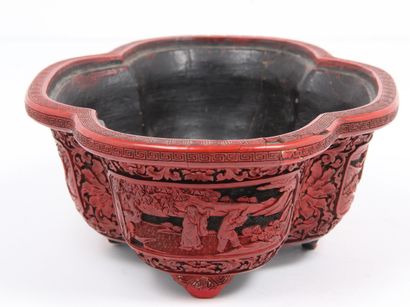 CHINA, END OF THE 19th CENTURY
Small four-lobed...
