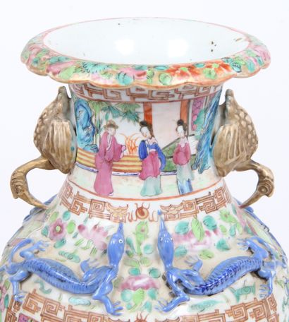 CHINA, CANTON, END OF THE 19th CENTURY
Pair...