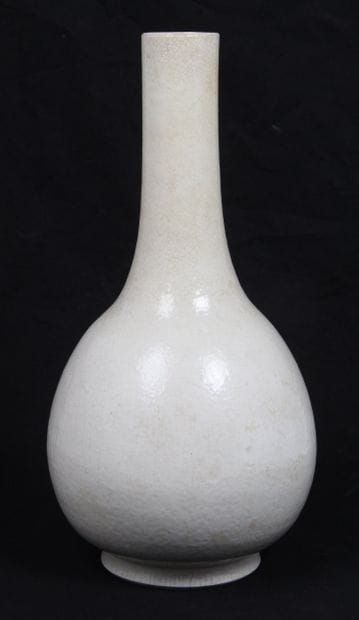 CHINA OR KOREA, 19th CENTURY
Porcelain bottle...