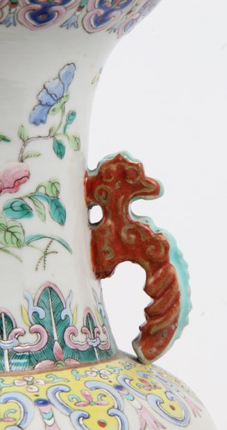 CHINA, 19th CENTURY
Famille rose porcelain...
