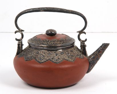 CHINA, EARLY 20th CENTURY
Yixing stoneware...