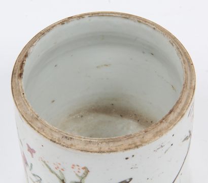 CHINA, LATE 19th CENTURY
Set of two porcelains...