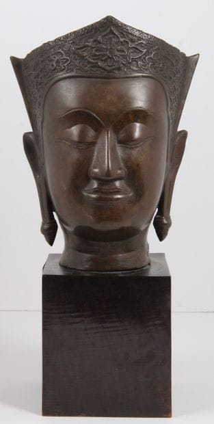 VIETNAM, CIRCA 1920-1930
Bronze Buddha head...