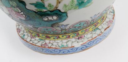 CHINA, 19th CENTURY
Famille rose porcelain...