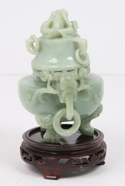CHINA, 20th CENTURY
Serpentine-covered tripod...