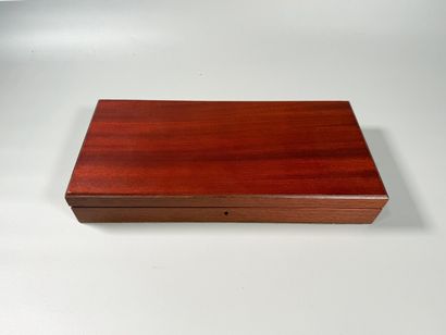 Coffret pour pistolet, en noyer, gainé de...