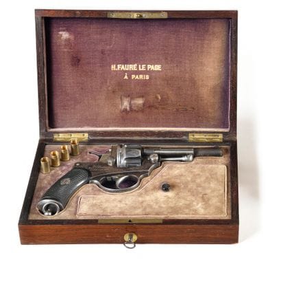 Coffret de revolver en acajou, 
avec plaque...