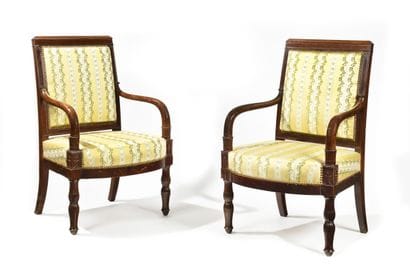 Pair of armchairs
in mahogany with flat backs...