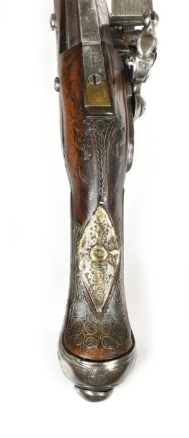 Long pistolet ottoman à silex.
Canon rond,...