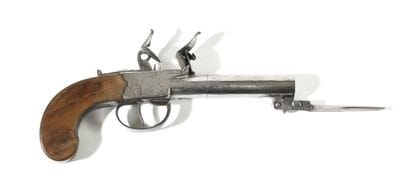 Pistolet à coffre, à silex, à baïonnette.
Canon...
