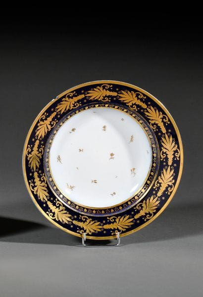 Sèvres
Assiette à potage en porcelaine à...