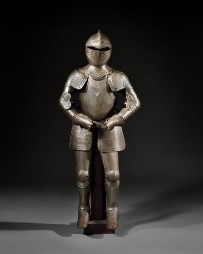 Armure d’enfant gravée.
Heaume à visière...