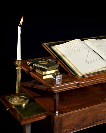 Architect's table in mahogany,
opening to...